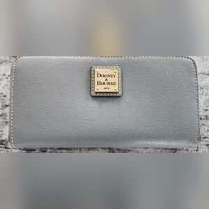 NWOT Dooney & Bourke $188 Saffiano Leather Zip-Around Large Wallet Grey Gold
